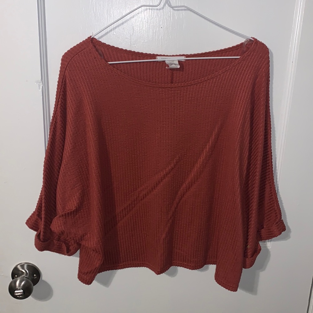 A nice light shirt that has three quarter sleeves. Very comfy and relaxed fit.